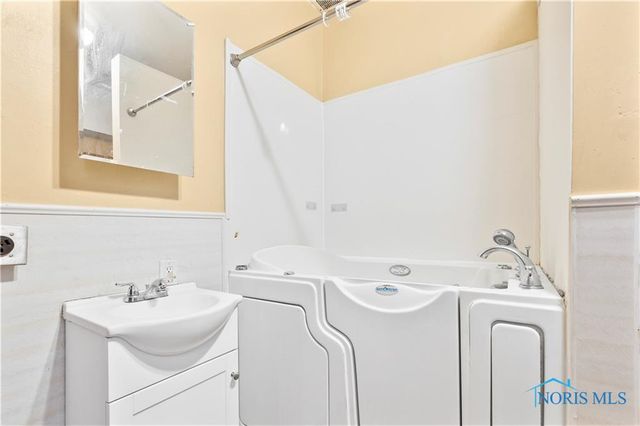 837 Lorain Street, Toledo, OH 43609