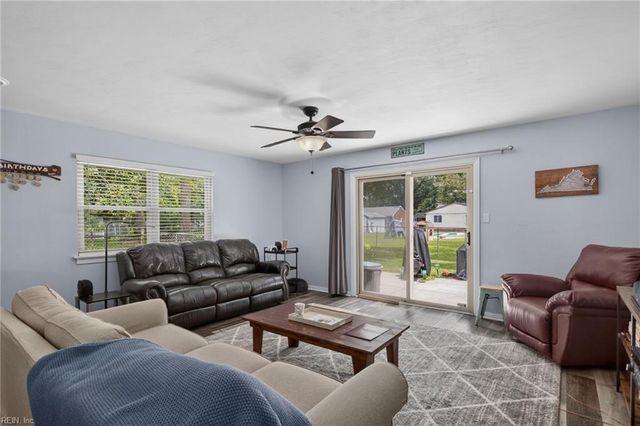 11 Briar Patch PL, Newport News, VA 23606
