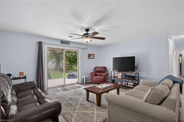 11 Briar Patch PL, Newport News, VA 23606