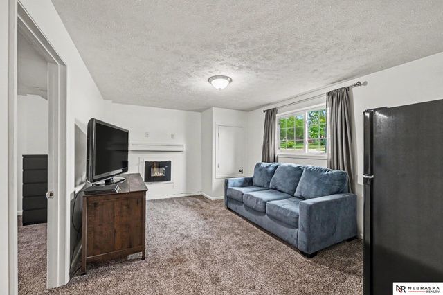 21208 Palomino Road, Omaha, NE 68022