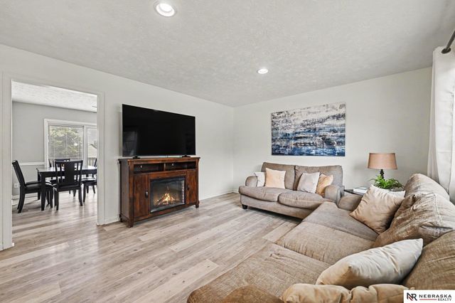 21208 Palomino Road, Omaha, NE 68022