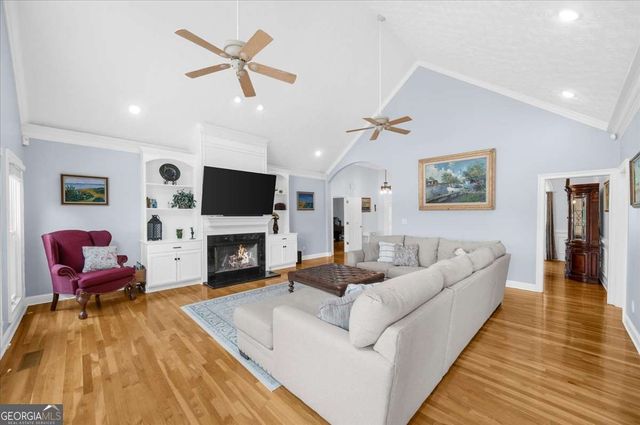 3386 Small Woods Lane, Gainesville, GA 30506