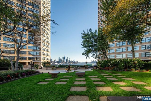 7000 Kennedy Boulevard 25F, Guttenberg, NJ 07093