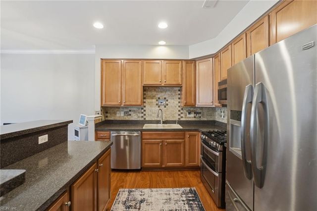 216 Ashton DR, Yorktown, VA 23690