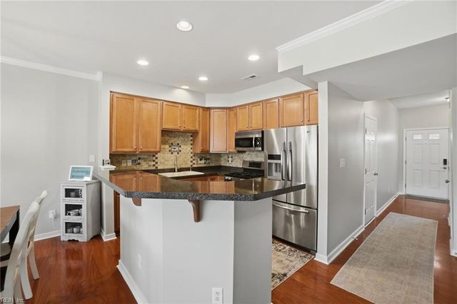 216 Ashton DR, Yorktown, VA 23690