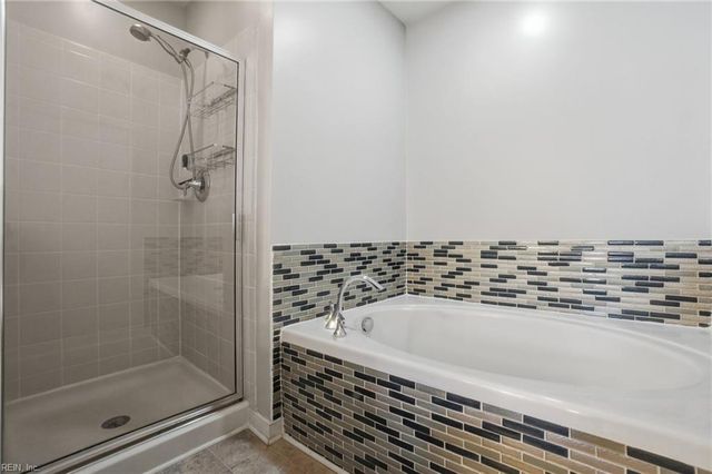 216 Ashton DR, Yorktown, VA 23690