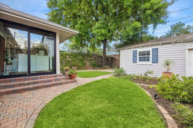 1706 W Main Street, Houston, TX 77098