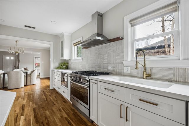 1706 W Main Street, Houston, TX 77098