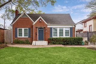 1706 W Main Street, Houston, TX 77098