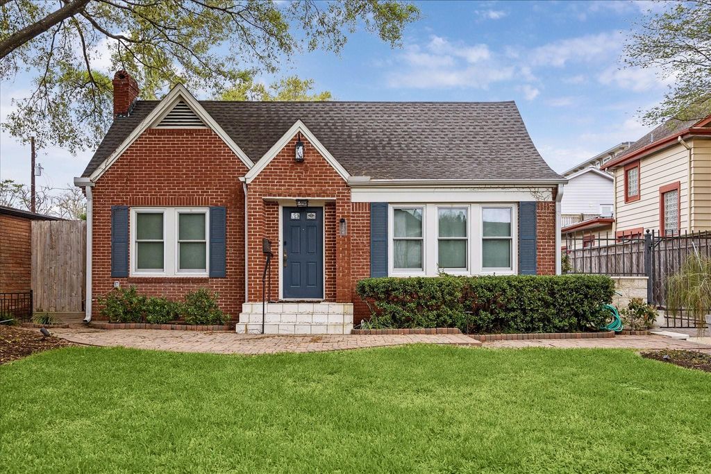 1706 W Main Street, Houston, TX 77098