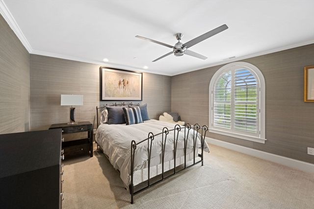 29 Woodmere Dr 29, Milton, MA 02186
