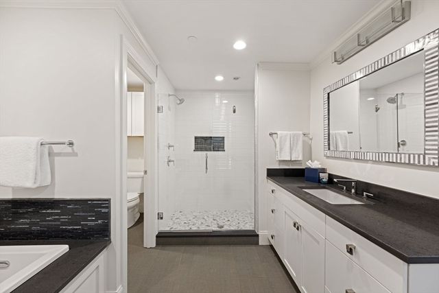 29 Woodmere Dr 29, Milton, MA 02186