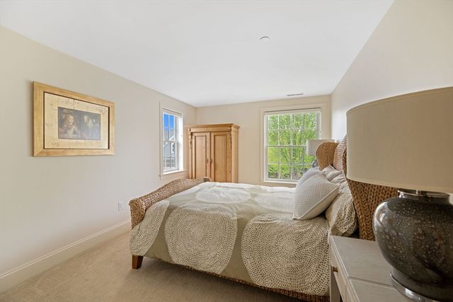 29 Woodmere Dr 29, Milton, MA 02186
