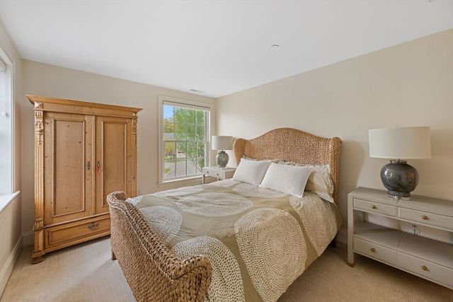 29 Woodmere Dr 29, Milton, MA 02186