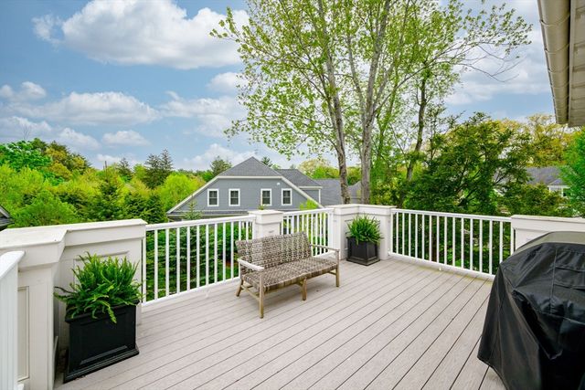 29 Woodmere Dr 29, Milton, MA 02186