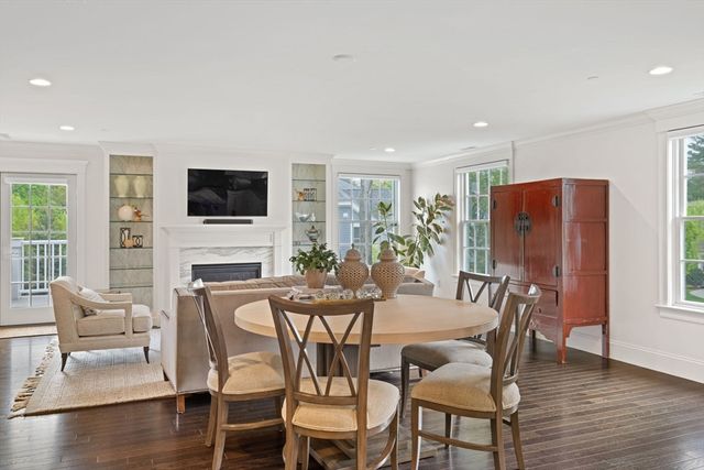 29 Woodmere Dr 29, Milton, MA 02186