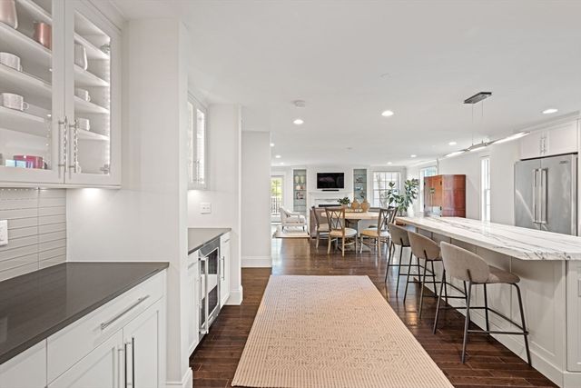 29 Woodmere Dr 29, Milton, MA 02186