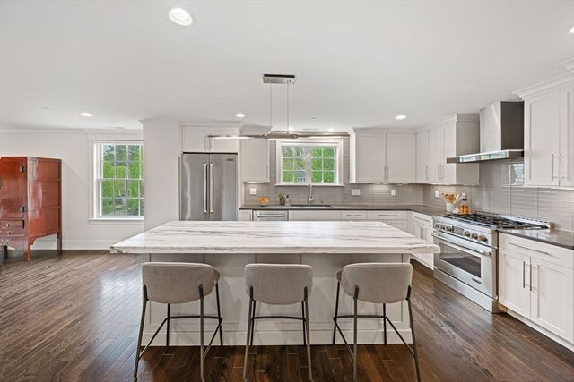 29 Woodmere Dr 29, Milton, MA 02186