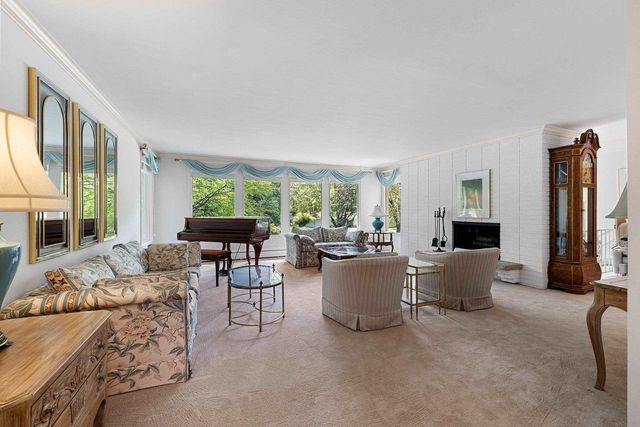 115 LITTLE SWISS PLACE, Green Bay, WI 54302