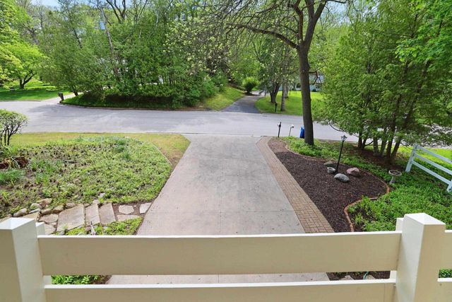 115 LITTLE SWISS PLACE, Green Bay, WI 54302