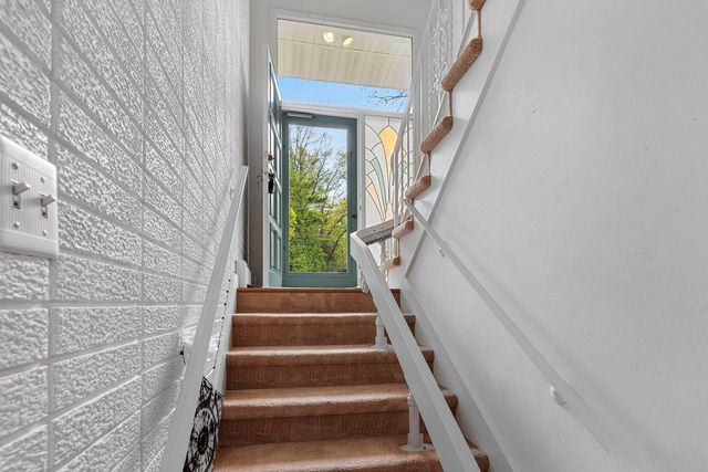 115 LITTLE SWISS PLACE, Green Bay, WI 54302