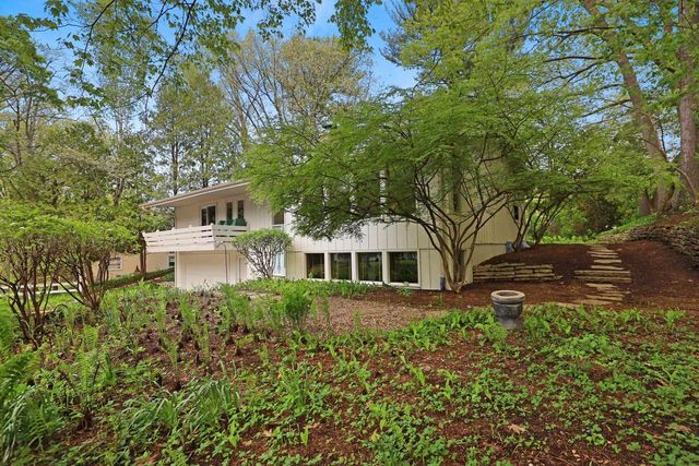 115 LITTLE SWISS PLACE, Green Bay, WI 54302