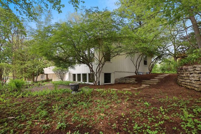 115 LITTLE SWISS PLACE, Green Bay, WI 54302
