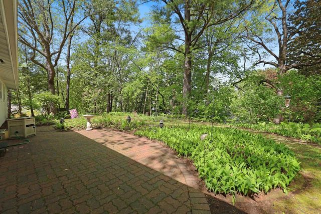 115 LITTLE SWISS PLACE, Green Bay, WI 54302