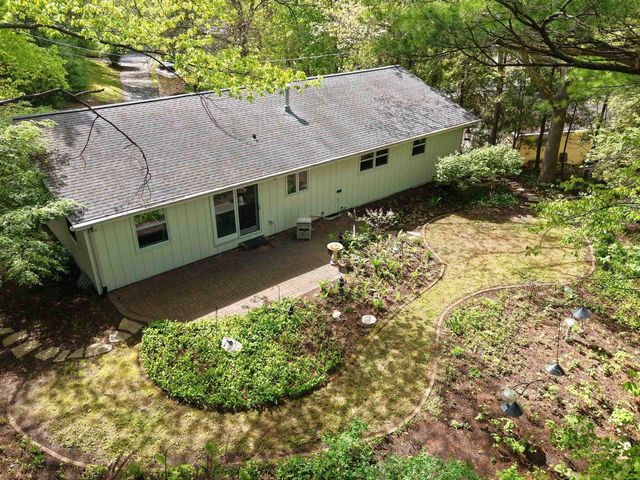 115 LITTLE SWISS PLACE, Green Bay, WI 54302
