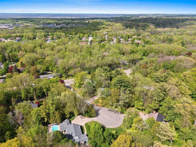 115 LITTLE SWISS PLACE, Green Bay, WI 54302