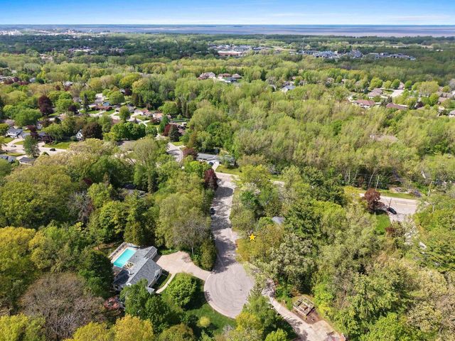 115 LITTLE SWISS PLACE, Green Bay, WI 54302