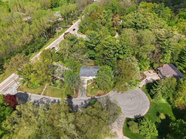 115 LITTLE SWISS PLACE, Green Bay, WI 54302