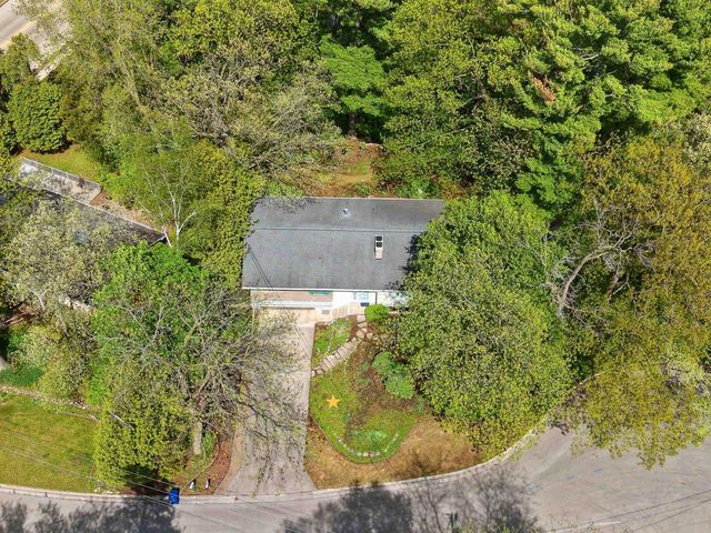115 LITTLE SWISS PLACE, Green Bay, WI 54302