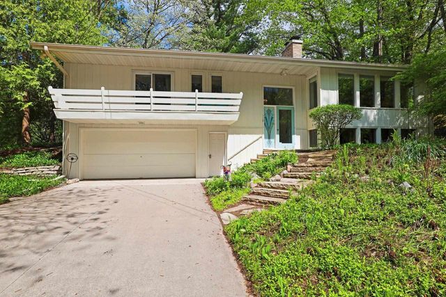 115 LITTLE SWISS PLACE, Green Bay, WI 54302