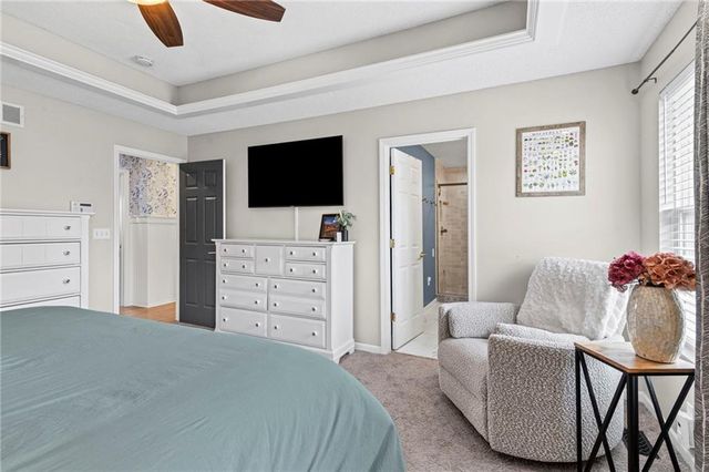 702 NW Eagle Drive, Grain Valley, MO 64029