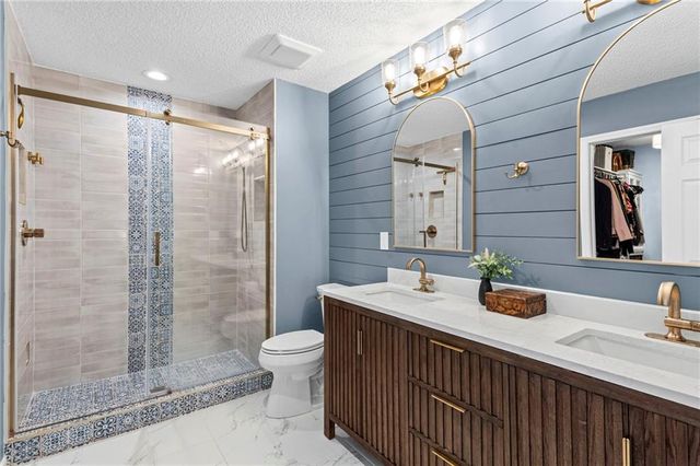 702 NW Eagle Drive, Grain Valley, MO 64029