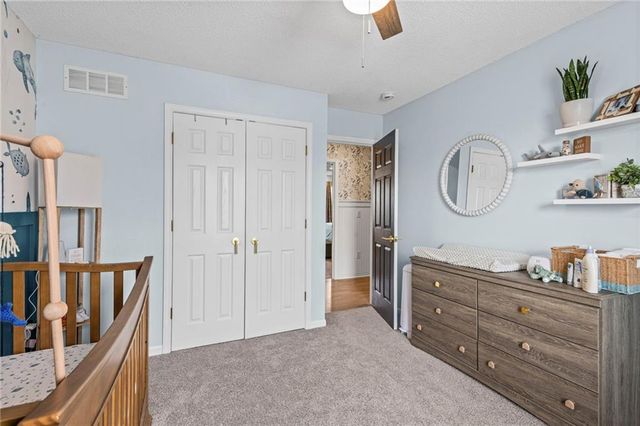702 NW Eagle Drive, Grain Valley, MO 64029