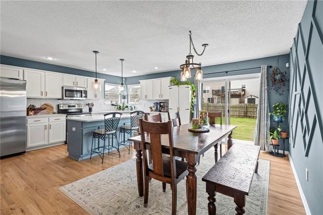 702 NW Eagle Drive, Grain Valley, MO 64029