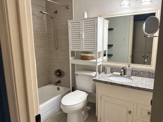 5238 Arboles Drive F, Houston, TX 77035