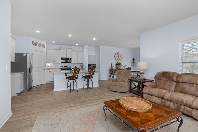 525 WINDEMERE LOOP, Oakland, TN 38060