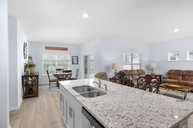 525 WINDEMERE LOOP, Oakland, TN 38060