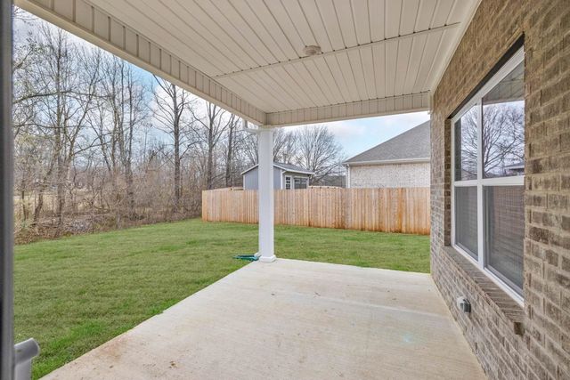 525 WINDEMERE LOOP, Oakland, TN 38060