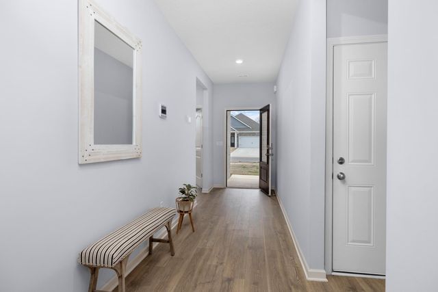 525 WINDEMERE LOOP, Oakland, TN 38060