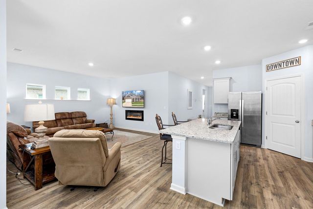 525 WINDEMERE LOOP, Oakland, TN 38060