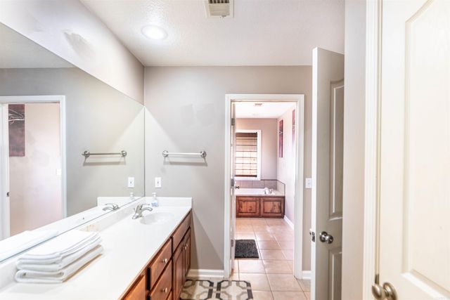 4801 Lonoke Lane, Jonesboro, AR 72401