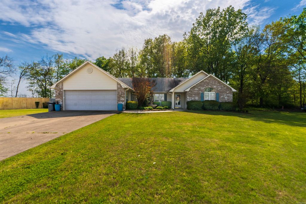 4801 Lonoke Lane, Jonesboro, AR 72401