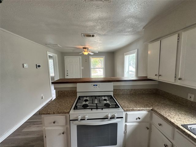 4611 Bradshaw Street, Dallas, TX 75215