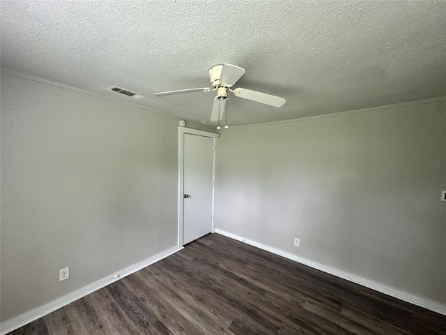 4611 Bradshaw Street, Dallas, TX 75215