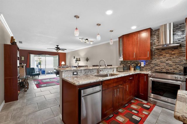7200 ULMERTON ROAD E3, Largo, FL 33771