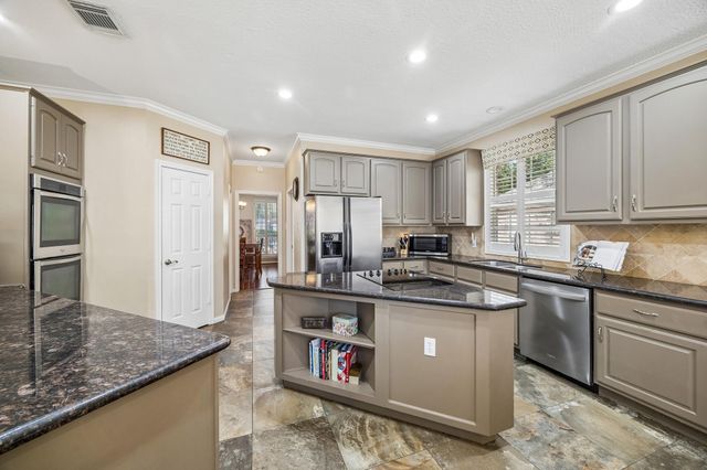 1822 Winter Grape Lane, Kingwood, TX 77345